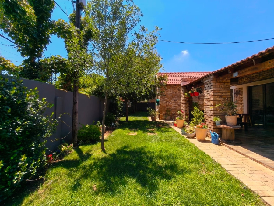 3 Bedroom Property for Sale in Grimbeeck Park North West